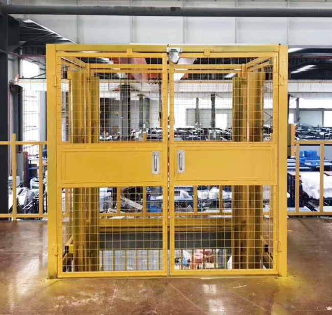 长征镇智能导轨式升降机亮相